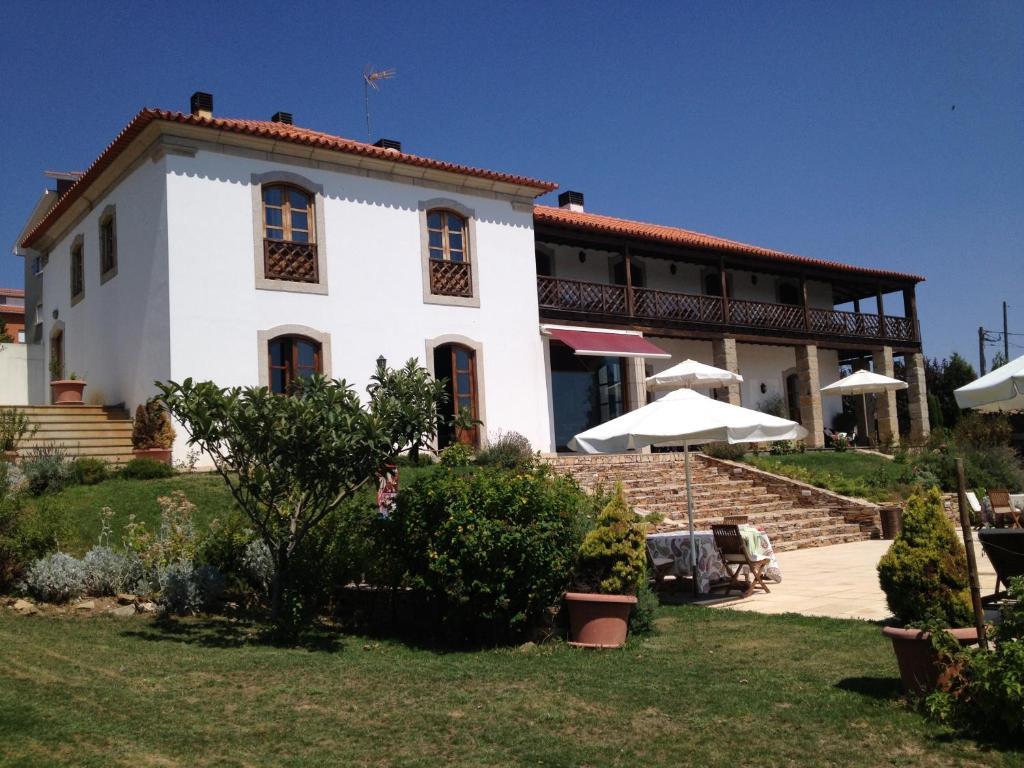 Отель Quinta Da Pereira E Enricas Agro-Turismo Вила-Флор Экстерьер фото
