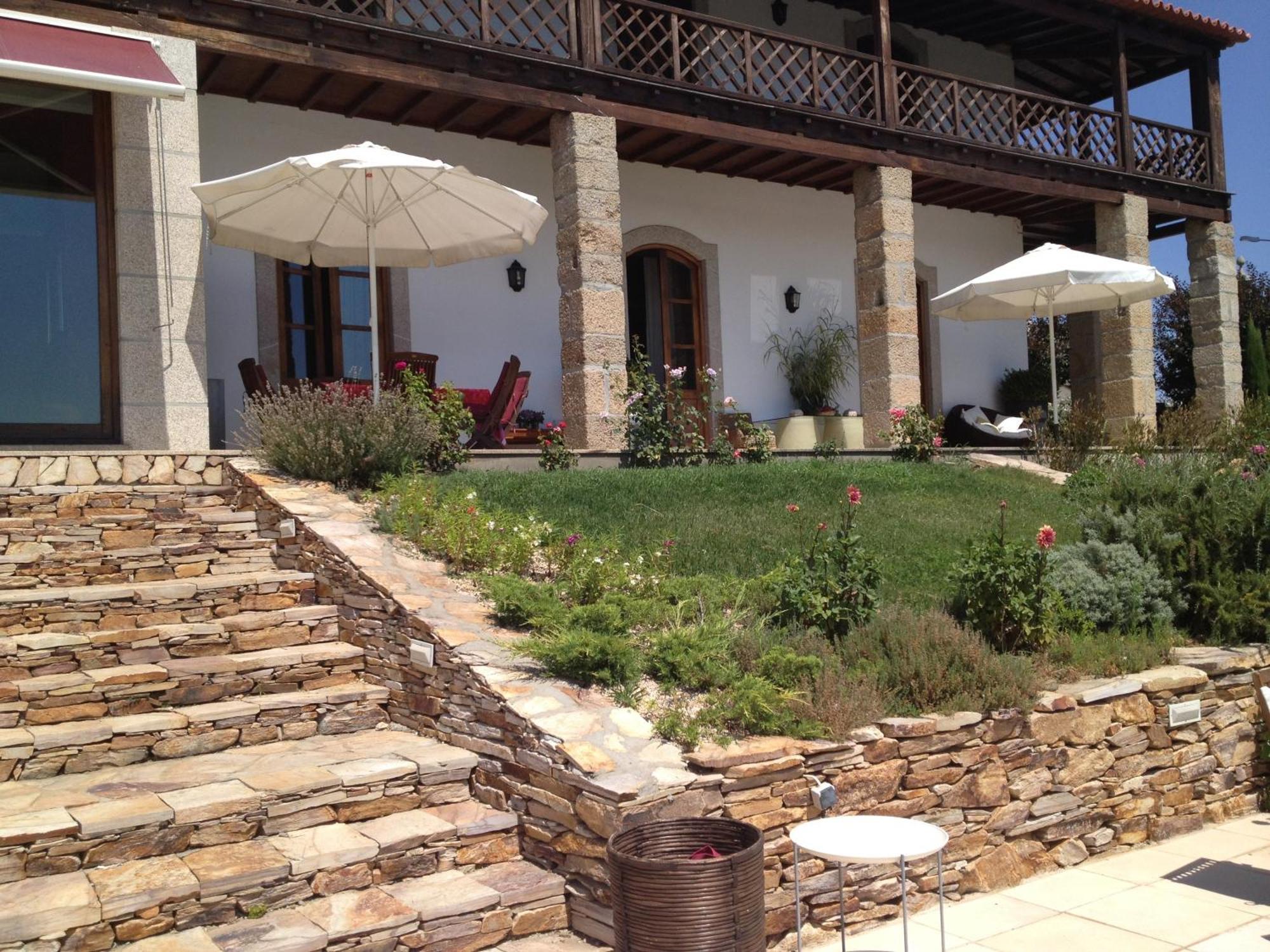 Отель Quinta Da Pereira E Enricas Agro-Turismo Вила-Флор Экстерьер фото